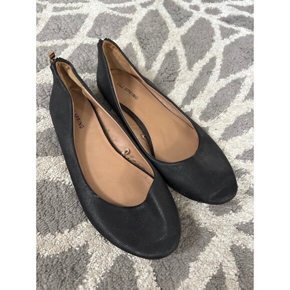 Macy’s Call of Spring Black Flats with Zipper Detail - Picture 1 of 5
